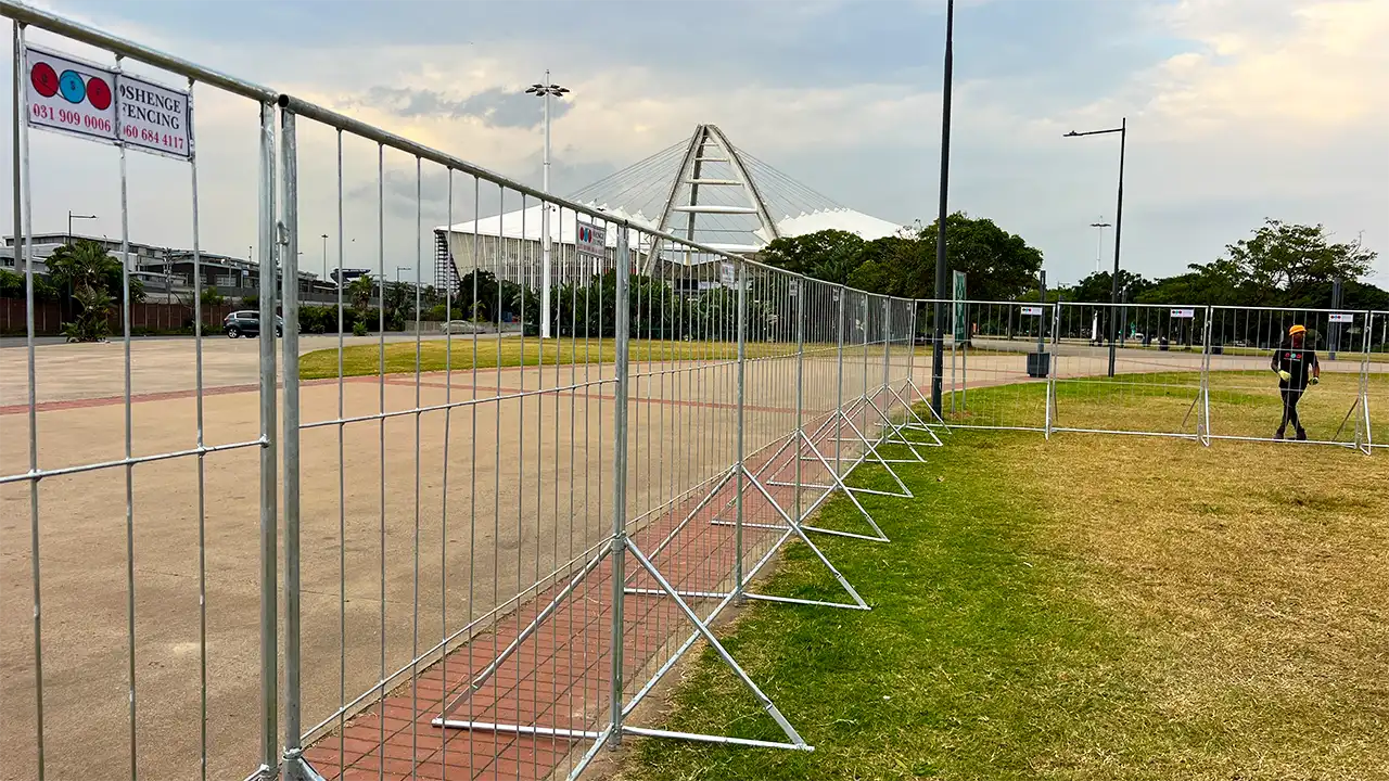 1.9 Fencing photo 1