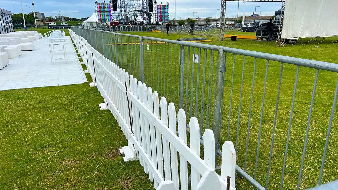 Picket Fencing photo 1
