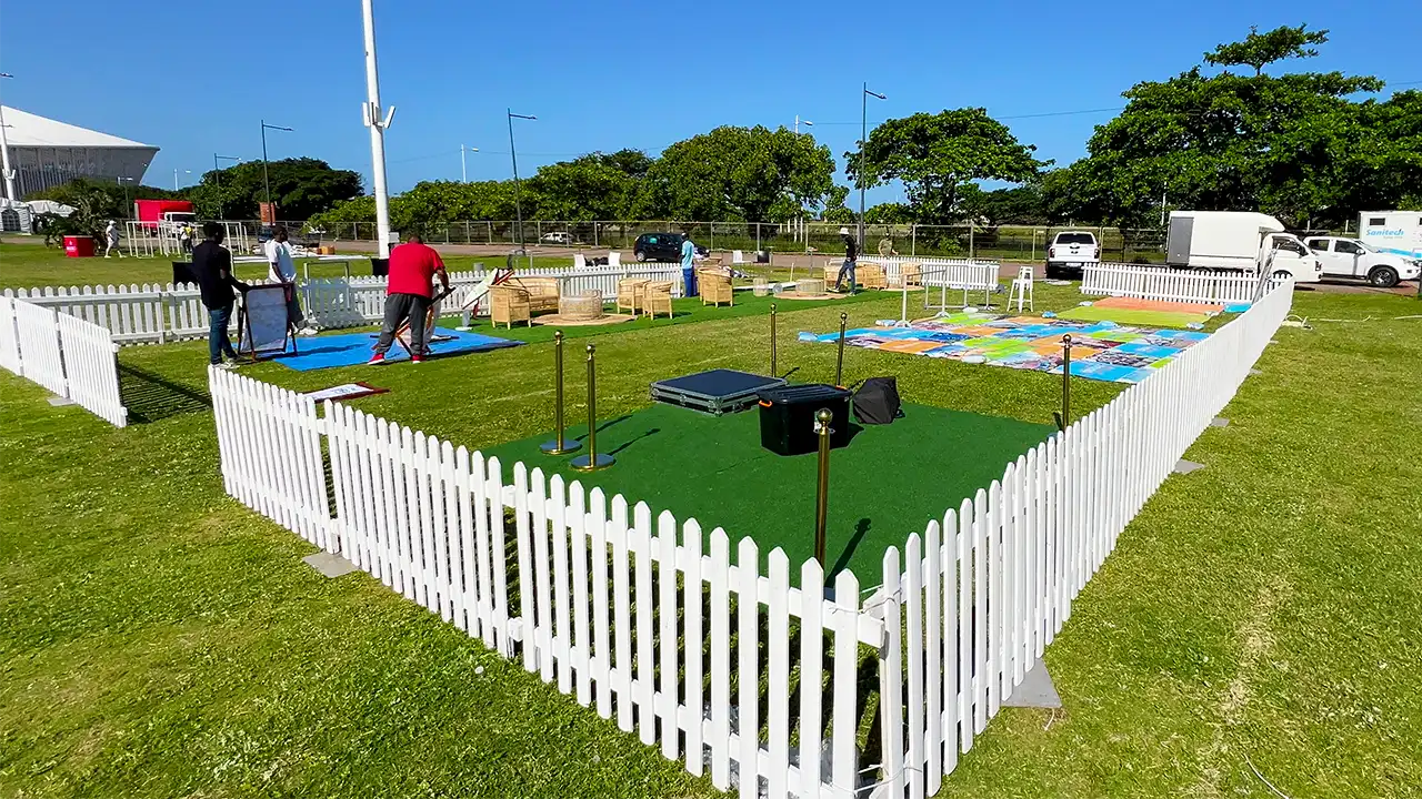 Picket Fencing photo 3